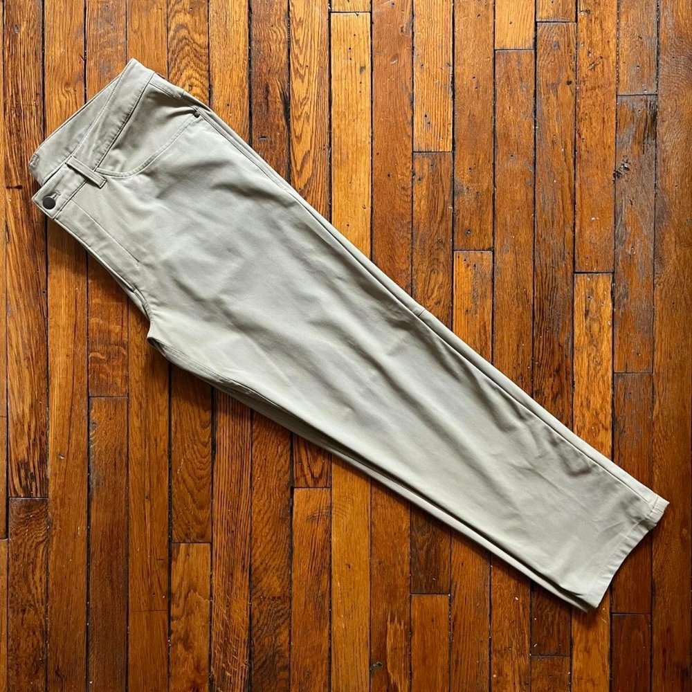 EUC Lululemon ABC Pant Classic M5426SE Men Torino Sand Cream Athletic Pants 🔥